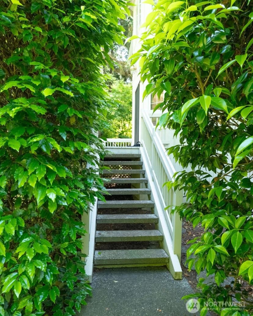 Property photo for 4 Shorewood Drive, Bellingham photo 36