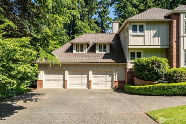Property photo for 4 Shorewood Drive, Bellingham photo 4