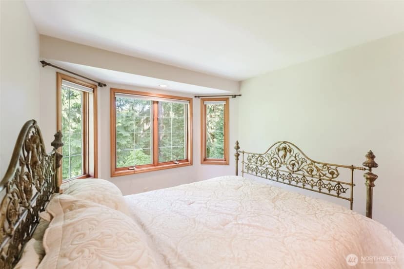 Property photo for 4 Shorewood Drive, Bellingham photo 29