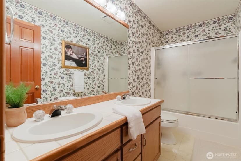 Property photo for 4 Shorewood Drive, Bellingham photo 30