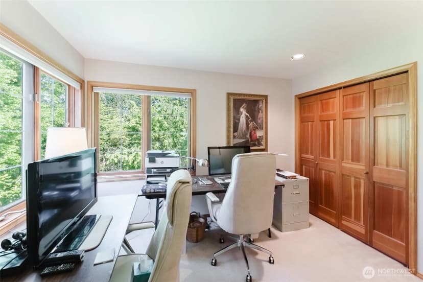 Property photo for 4 Shorewood Drive, Bellingham photo 28