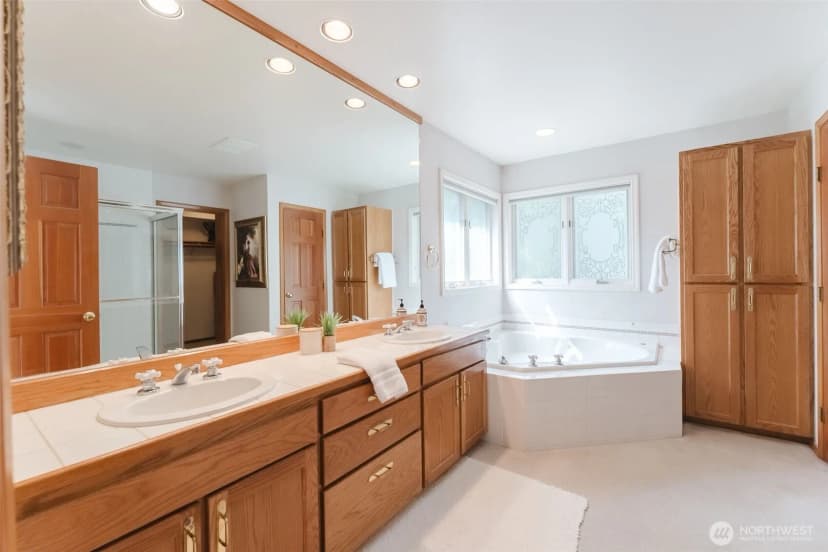 Property photo for 4 Shorewood Drive, Bellingham photo 25