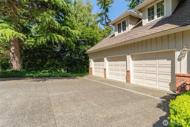 Property photo for 4 Shorewood Drive, Bellingham photo 5
