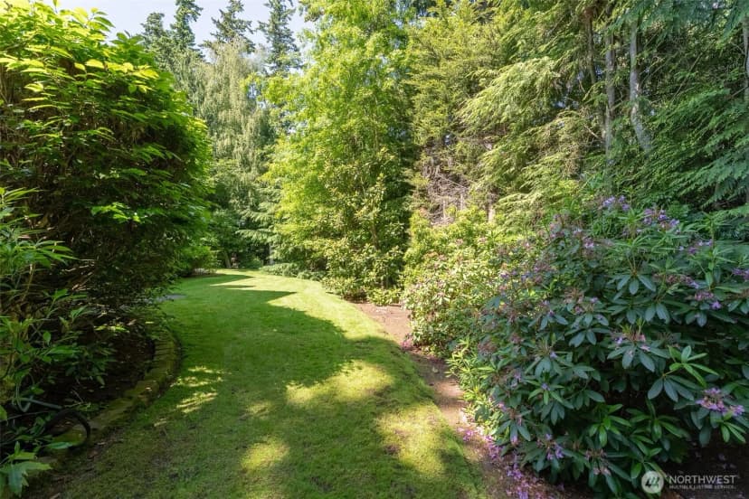 Property photo for 4 Shorewood Drive, Bellingham photo 38