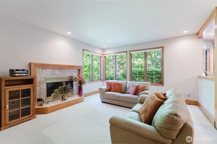 Property photo for 4 Shorewood Drive, Bellingham photo 19