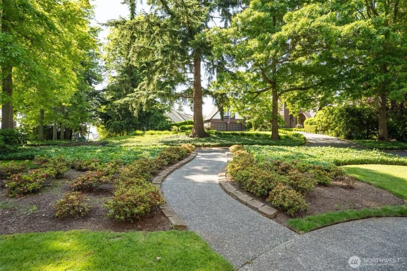Property photo for 4 Shorewood Drive, Bellingham photo 6