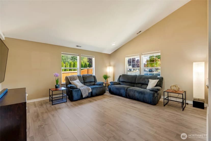Property photo for 10716 63rd Drive Ne, Marysville photo 8
