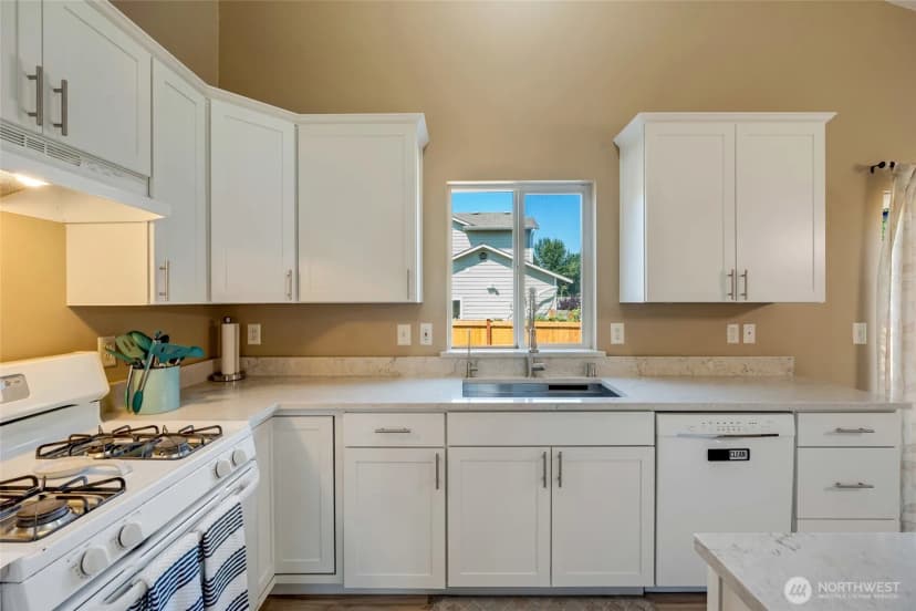Property photo for 10716 63rd Drive Ne, Marysville photo 12