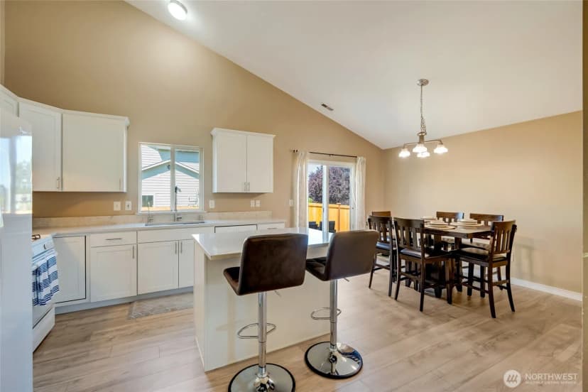Property photo for 10716 63rd Drive Ne, Marysville photo 9