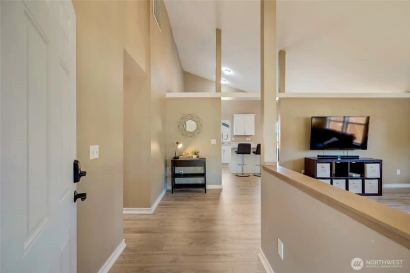 Property photo for 10716 63rd Drive Ne, Marysville photo 6
