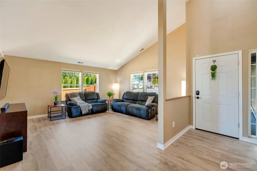 Property photo for 10716 63rd Drive Ne, Marysville photo 7