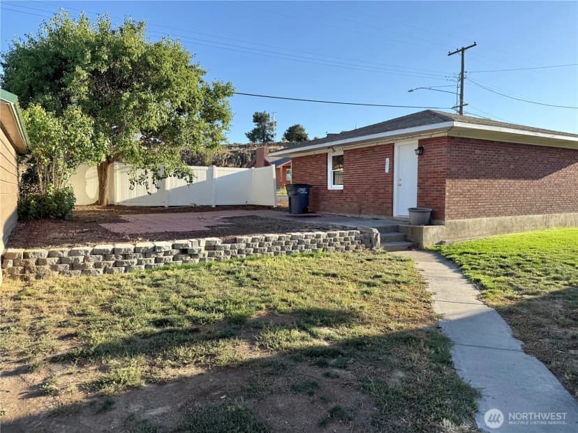 Property photo for 702 E 2nd Avenue, Odessa photo 31