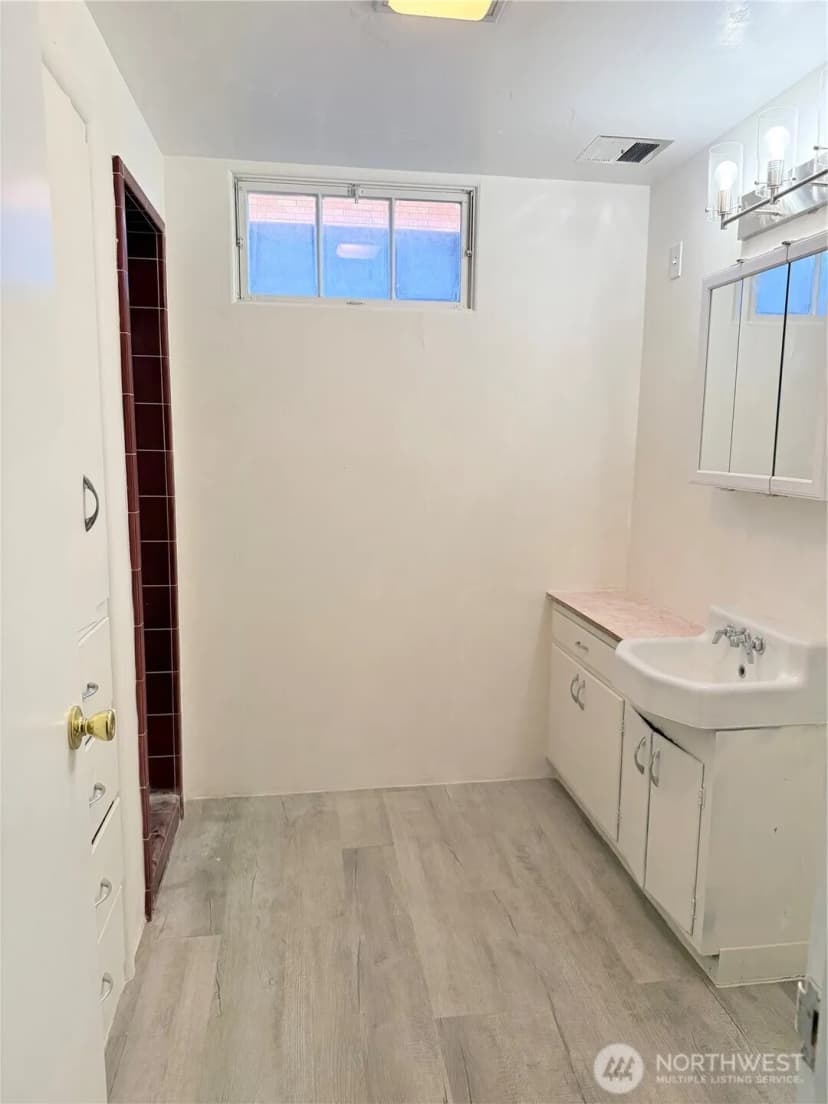 Property photo for 702 E 2nd Avenue, Odessa photo 19