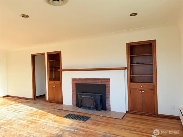 Property photo for 702 E 2nd Avenue, Odessa photo 2