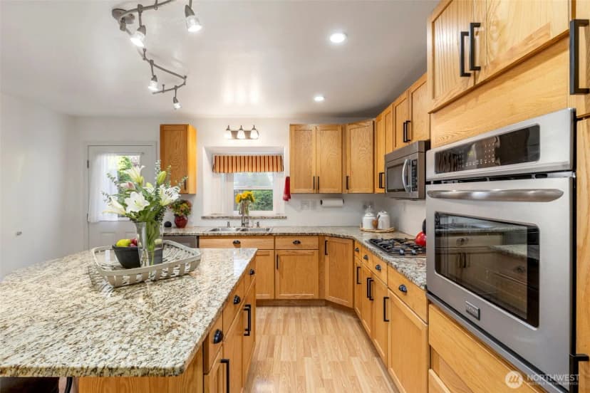 Property photo for 82 S Victory Avenue, Port Townsend photo 12