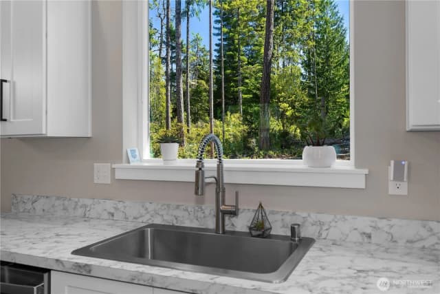 Property photo for 530 E Aycliffe Drive, Shelton photo 5