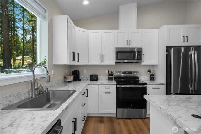 Property photo for 530 E Aycliffe Drive, Shelton photo 3