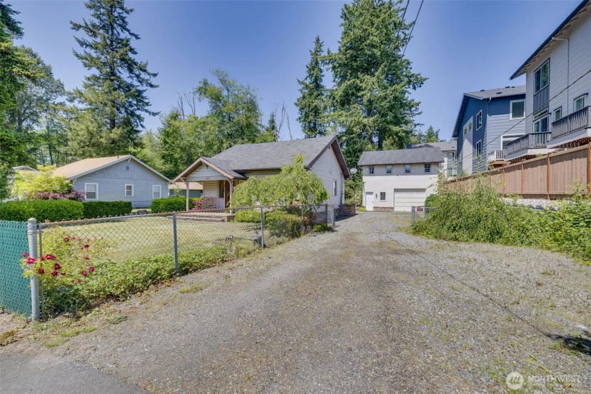 Property photo for 1907 100th Street Sw, Everett photo 3