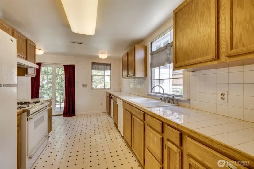 Property photo for 1907 100th Street Sw, Everett photo 10