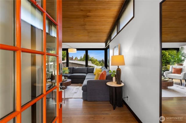 Property photo for 4329 Sw Cloverdale Street, Seattle photo 5