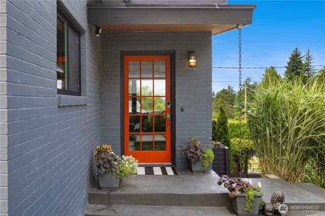 Property photo for 4329 Sw Cloverdale Street, Seattle photo 4