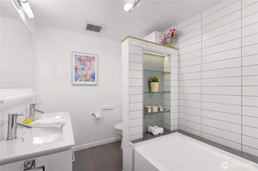 Property photo for 4329 Sw Cloverdale Street, Seattle photo 20