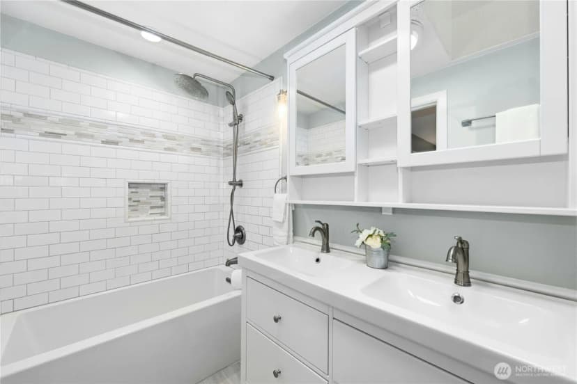 Property photo for 22119 124th Avenue Se, Kent photo 18