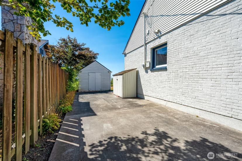 Property photo for 410 Alverson Boulevard, Everett photo 38