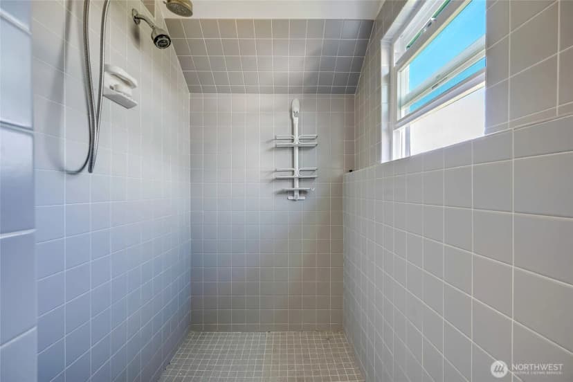Property photo for 410 Alverson Boulevard, Everett photo 31