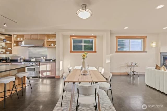 Property photo for 2534 57th Avenue Sw, Seattle photo 5