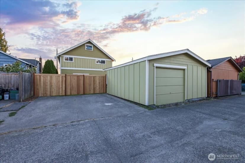 Property photo for 2534 57th Avenue Sw, Seattle photo 24