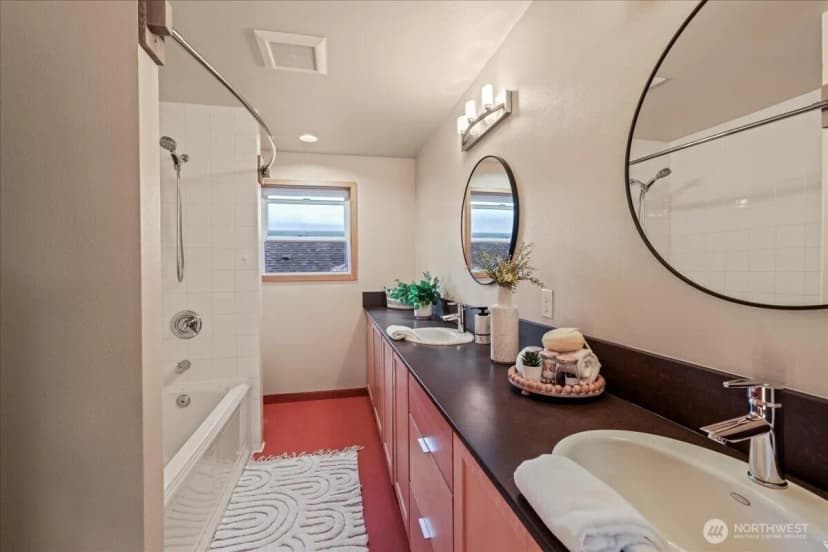Property photo for 2534 57th Avenue Sw, Seattle photo 16