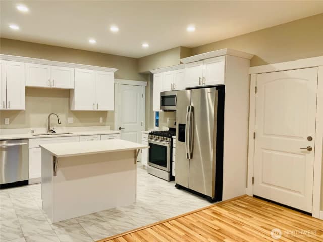 Property photo for 604 Harman Court, Bellingham photo 5