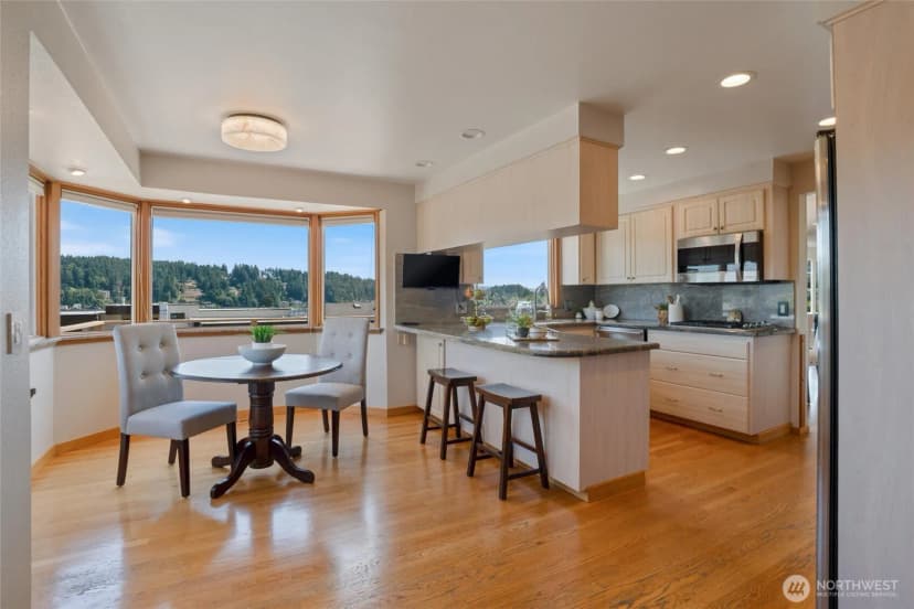 Property photo for 8324 Bayridge Avenue, Gig Harbor photo 17