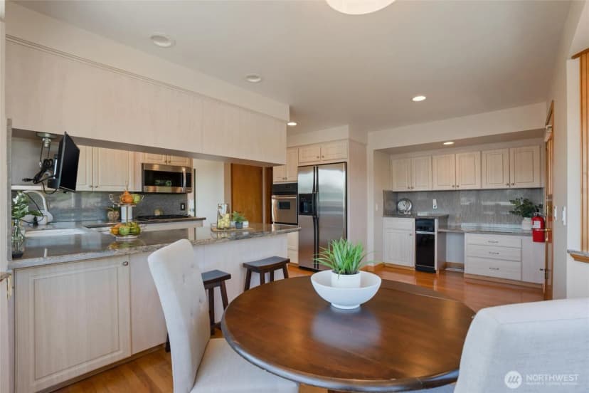 Property photo for 8324 Bayridge Avenue, Gig Harbor photo 18
