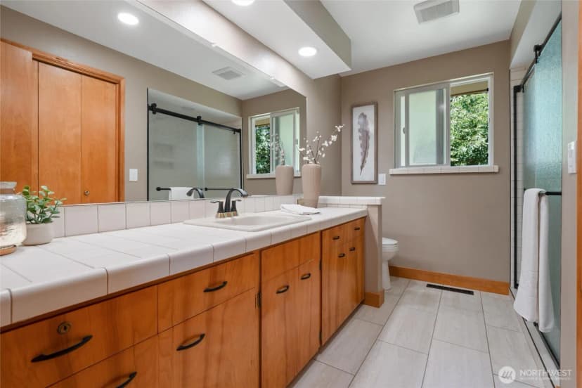 Property photo for 8324 Bayridge Avenue, Gig Harbor photo 26