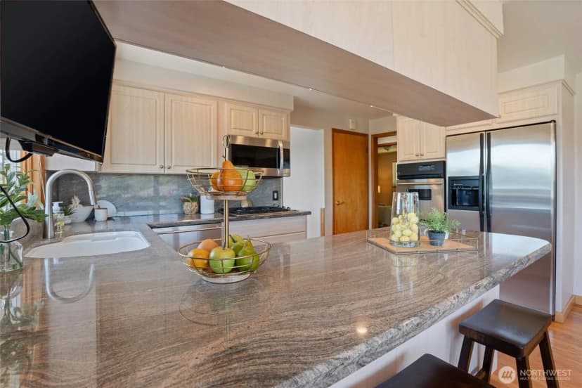 Property photo for 8324 Bayridge Avenue, Gig Harbor photo 19