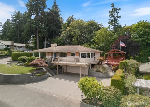 Property photo for 8324 Bayridge Avenue, Gig Harbor photo 3