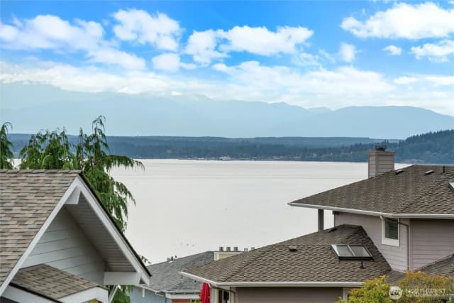 Property photo for 20215 24th Avenue Nw, Shoreline photo 5