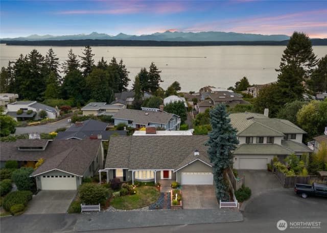 Property photo for 20215 24th Avenue Nw, Shoreline photo 4