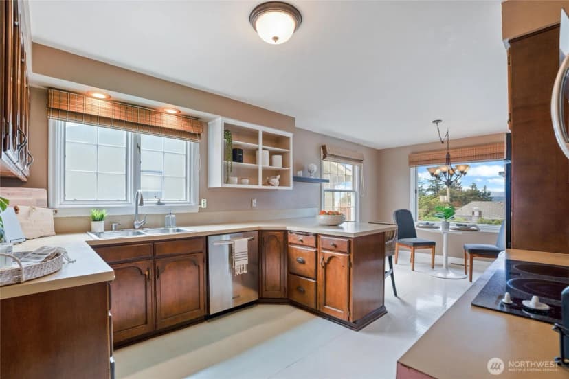 Property photo for 20215 24th Avenue Nw, Shoreline photo 14