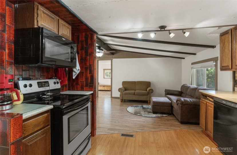 Property photo for 715 10th St Ne, East Wenatchee photo 11