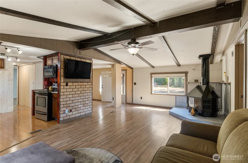 Property photo for 715 10th St Ne, East Wenatchee photo 6