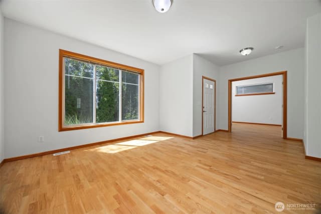 Property photo for 6214 Malloy Avenue, Ferndale photo 4
