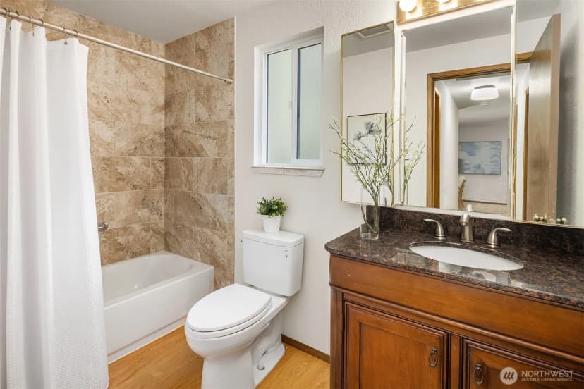 Property photo for 14115 Avondale Road Ne, Woodinville photo 25