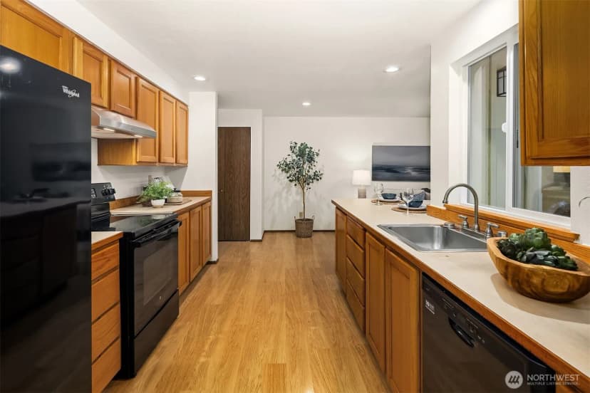 Property photo for 14115 Avondale Road Ne, Woodinville photo 12
