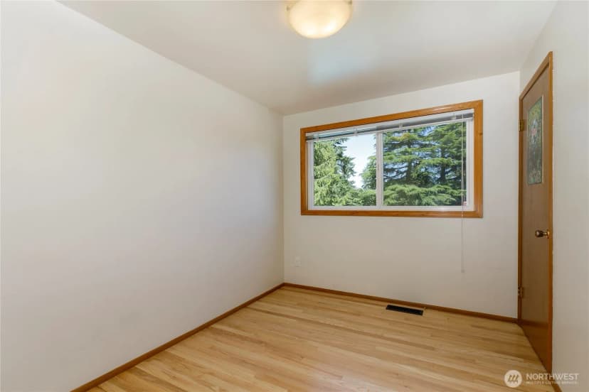 Property photo for 14528 Burke Ave N, Shoreline photo 17