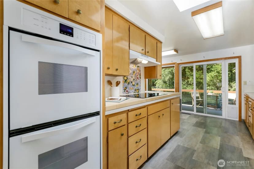 Property photo for 14528 Burke Ave N, Shoreline photo 9