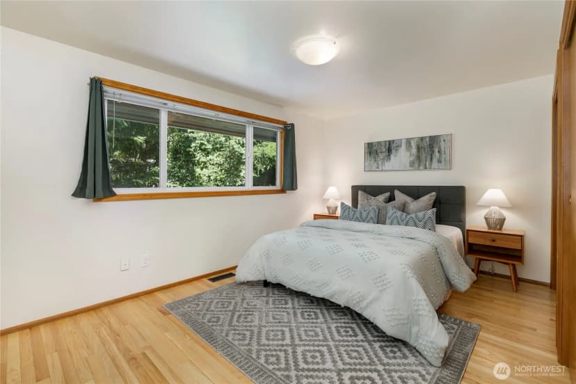 Property photo for 14528 Burke Ave N, Shoreline photo 11