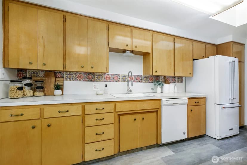 Property photo for 14528 Burke Ave N, Shoreline photo 8